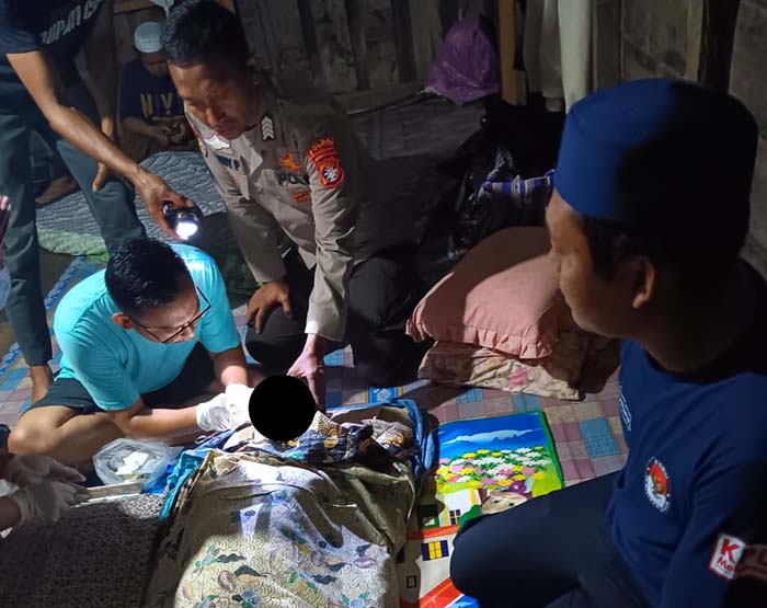 TEWAS: Korban tewas diterkam buaya saat dalam penanganan tenaga kesehatan dan aparat kepolisian