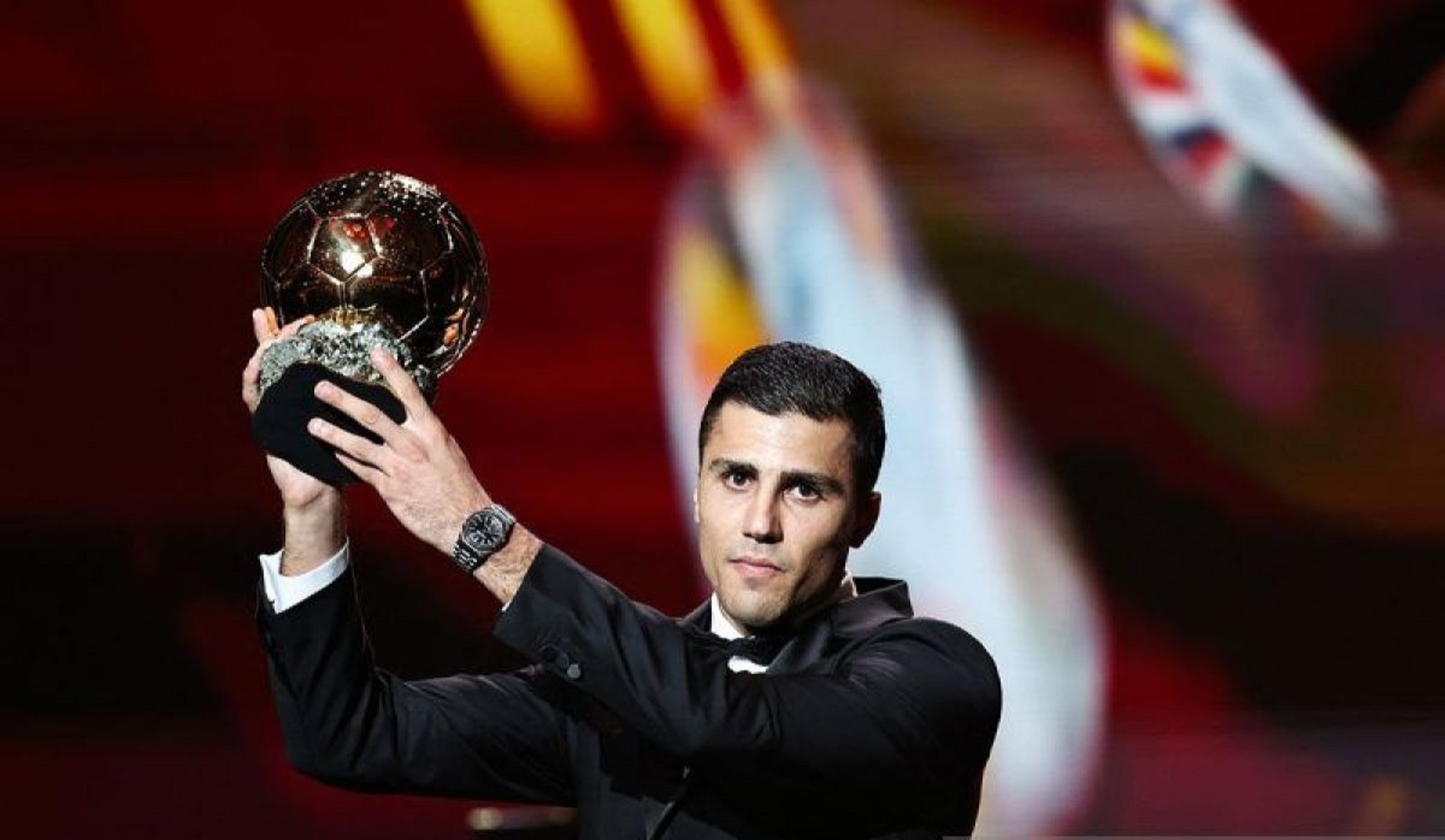 Rodri, pemain asal Spanyol dan klub Manchester City sukses meraih Ballon d or 2024.