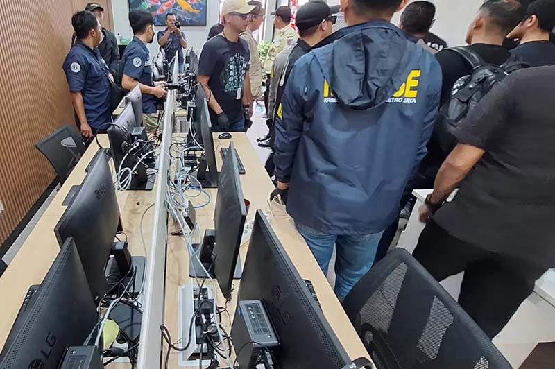Kantor satelit judi online di Bekasi yang melibatkan pegawai Kementerian Komdigi. (Sabik Aji Taufan/JawaPos.com)