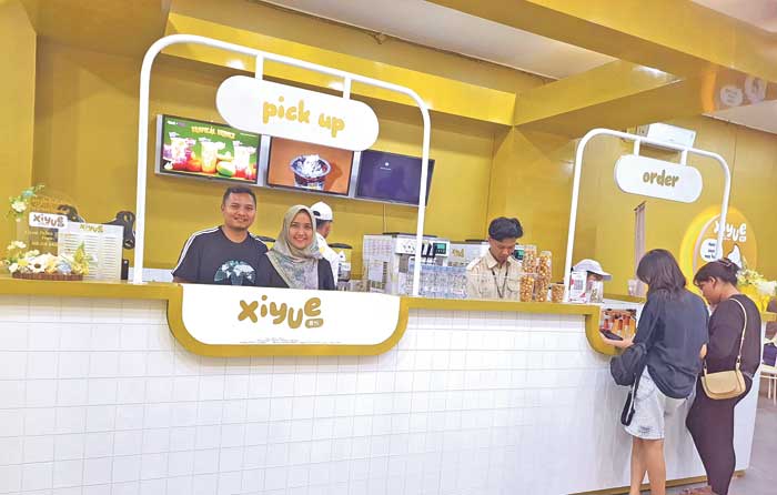 BANYAK VARIAN RASA: Salah satu bisnis es krim di Sampit, Xiyue, siap memanjakan lidah pencinta es krim.