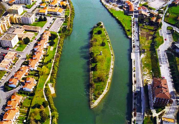 RUTIN BERGANTI KEDAULATAN: Pulau Pheasant di perbatasan Spanyol-Prancis.