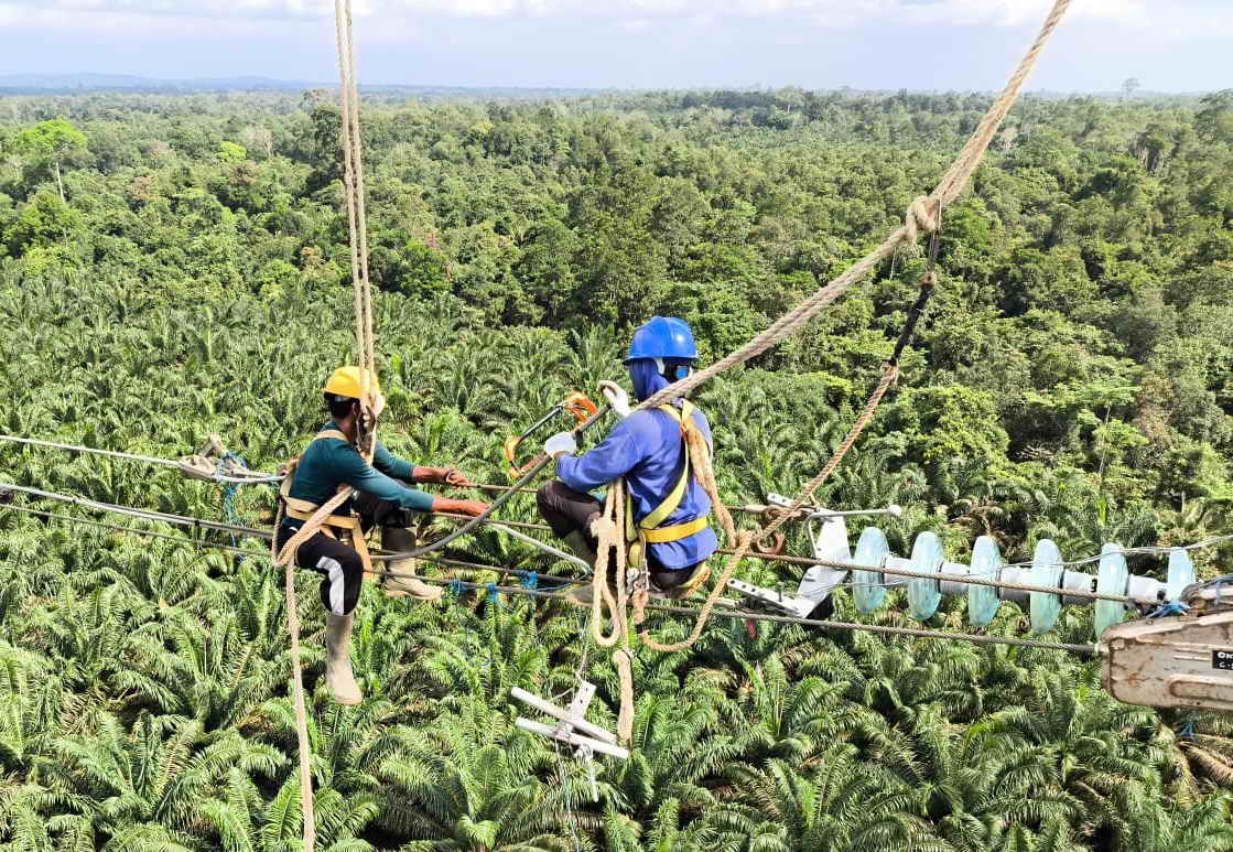 Pembangunan Saluran Udara Tegangan Tinggi (SUTT) 150 kV  pada sistem kelistrikan interkoneksi Kalimantan Barat &ndash; Kalimantan Tengah dan Kalimantan Selatan.