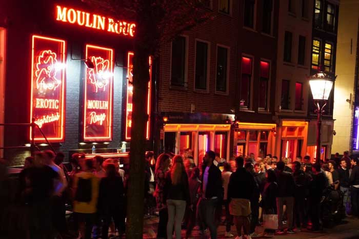 DUNIA MALAM: Suasana malam di Redlight District Amsterdam.