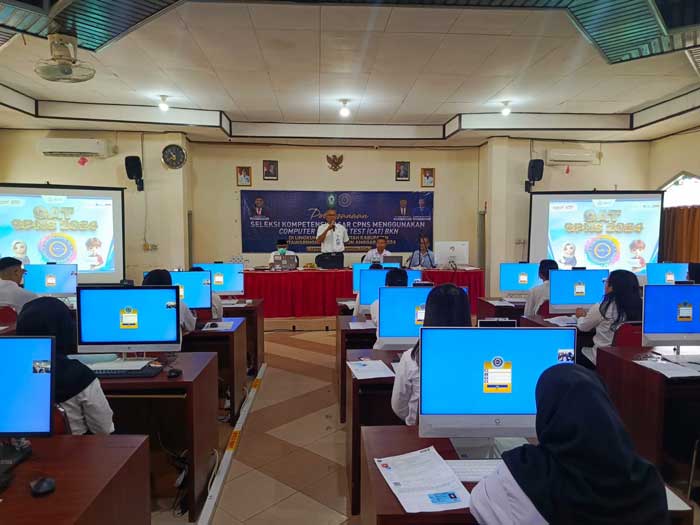 SELEKSI: Pelaksanaan SKD CPNS Kabupaten Kotim, baru-baru tadi. (YUNI/RADAR SAMPIT)