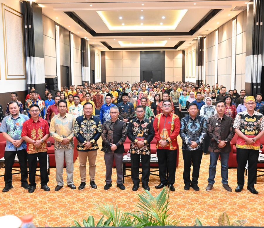 Ratusan pejabat daerah Pemkab Lamandau, dan aparatur desa Se Kabupaten Lamandau, dalam kegiatan konsinyering penyusunan APBDes 2025, baru-baru tadi di Surabaya.