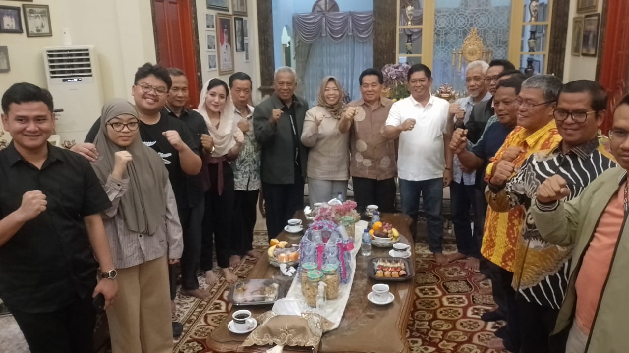 Rahmat Hidayat datang untuk mengucapkan selamat kepada pasangan calon terpilih nomor urut 2 Hj Nurhidayah dan Suyanto yang memenangkan kontestasi Pilkada Kobar tahun 2024.