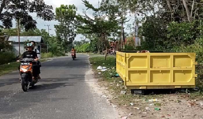 PERSAMPAHAN: Unit binbox yang ditempatkan DLH Sukamara di salah satu sudut kota Sukamara. DOKUMEN/RADAR SAMPIT