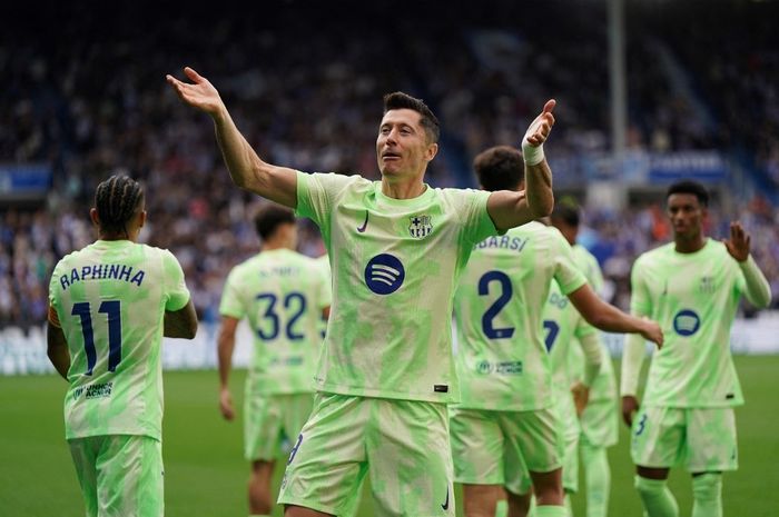 Striker Barcelona Robert Lewandowski, akan menjadi sorotan saat bertandang ke markas Borussia Dortmund yang pernah dibelanya.