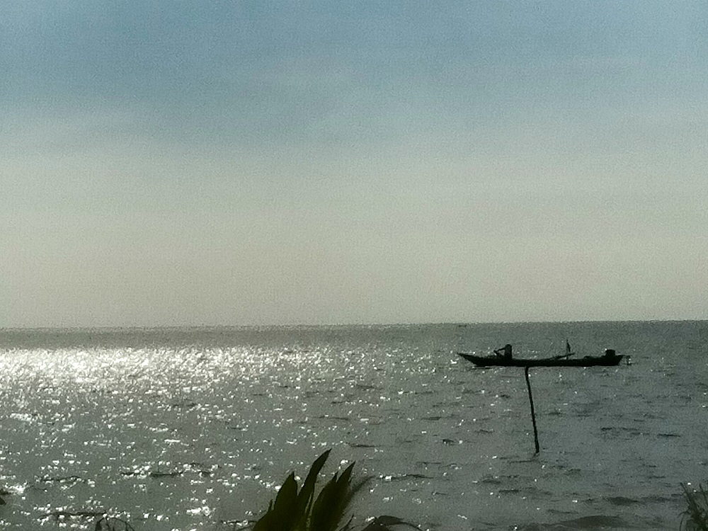 TENANG : Perairan di sekitar  pesisir Kecamatan Kumai Kabupaten Kobar, yang langsung ke Laut Jawa
