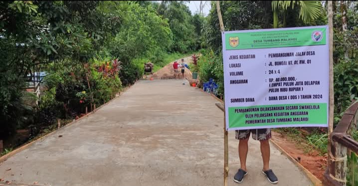 Salah satu pembangunan yang dilakukan di Desa Tumbang Malahoi, Kecamatan Rungan, berupa pembangunan jalan desa, belum lama ini.