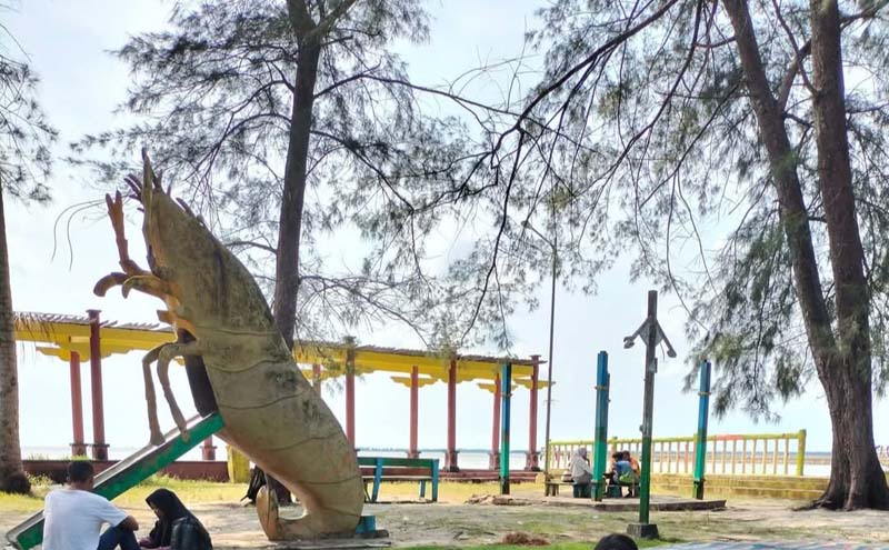 SEPI: Suasana Pantai Kubu, di Desa Kubu, Kecamatan Kumai, Kabupaten Kotawaringin Barat libur natal, Sabtu (28/12) (Istimewa)