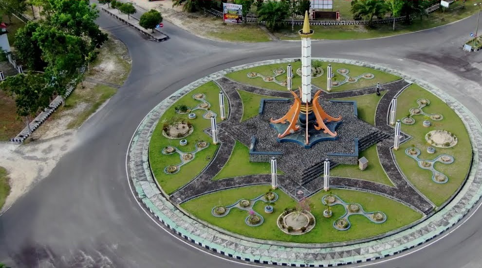 Kawasan Bundaran Tugu, yang menjadi salah satu pusat pengembangan Kota Sukamara.