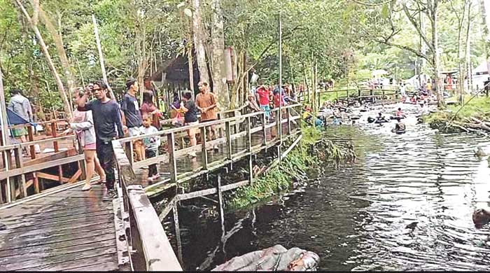 Beberapa fasilitas untuk menunjang sarana dan prasarana yang dibangun di pemandian Tepian Bak Laman Tuha, Desa Pasir Panjang, belum lama ini.&nbsp;IST/RADAR PANGKALAN BUN&nbsp;