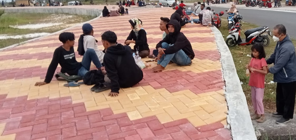 BUNDARAN: Pemkab Sukamara akan menggelar sayembara desain penataan Bundaran TMP yang menjadi tempat tongkrongan warga.