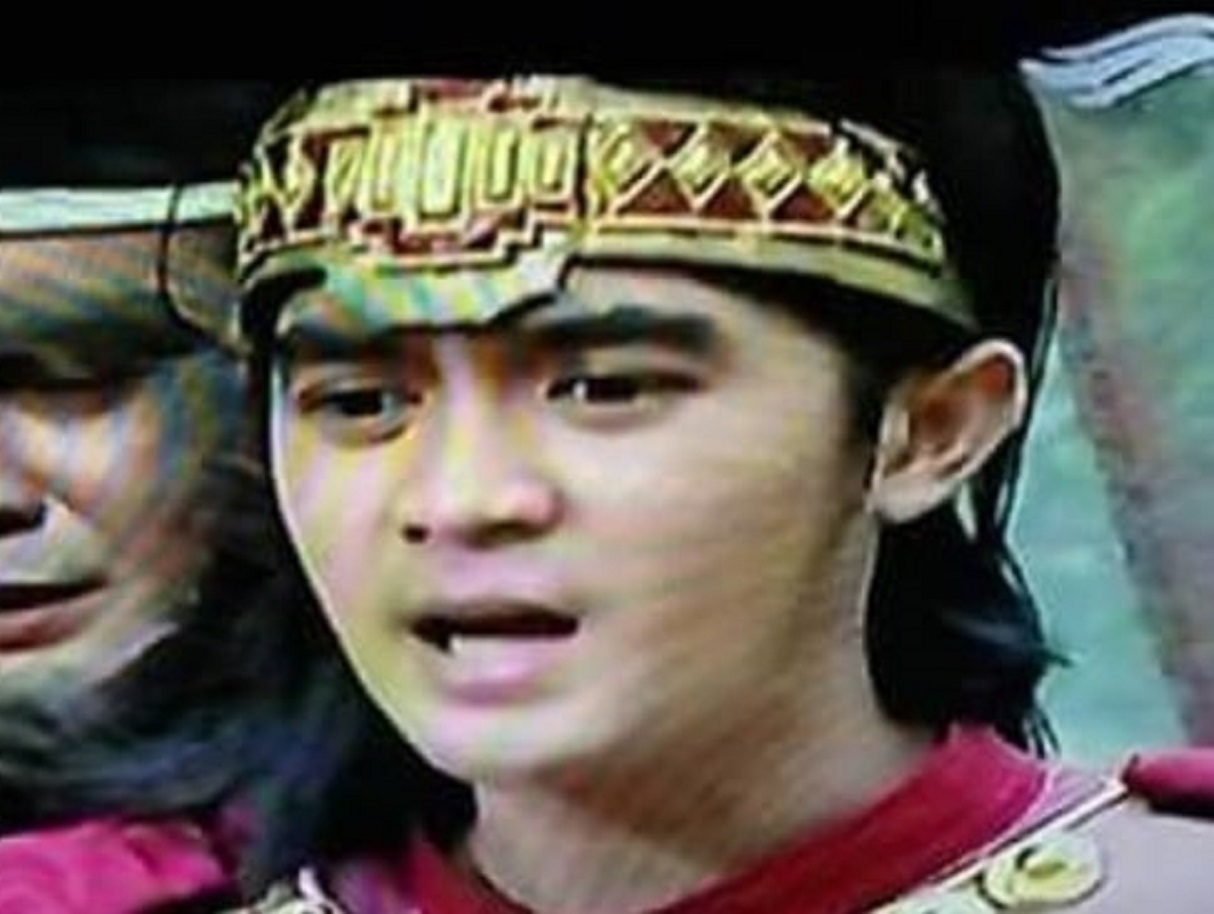 Mendiang Sandhy Permana saat bermain di sinetron Misteri Gunung Merapi di salah satu stasiun televisi.