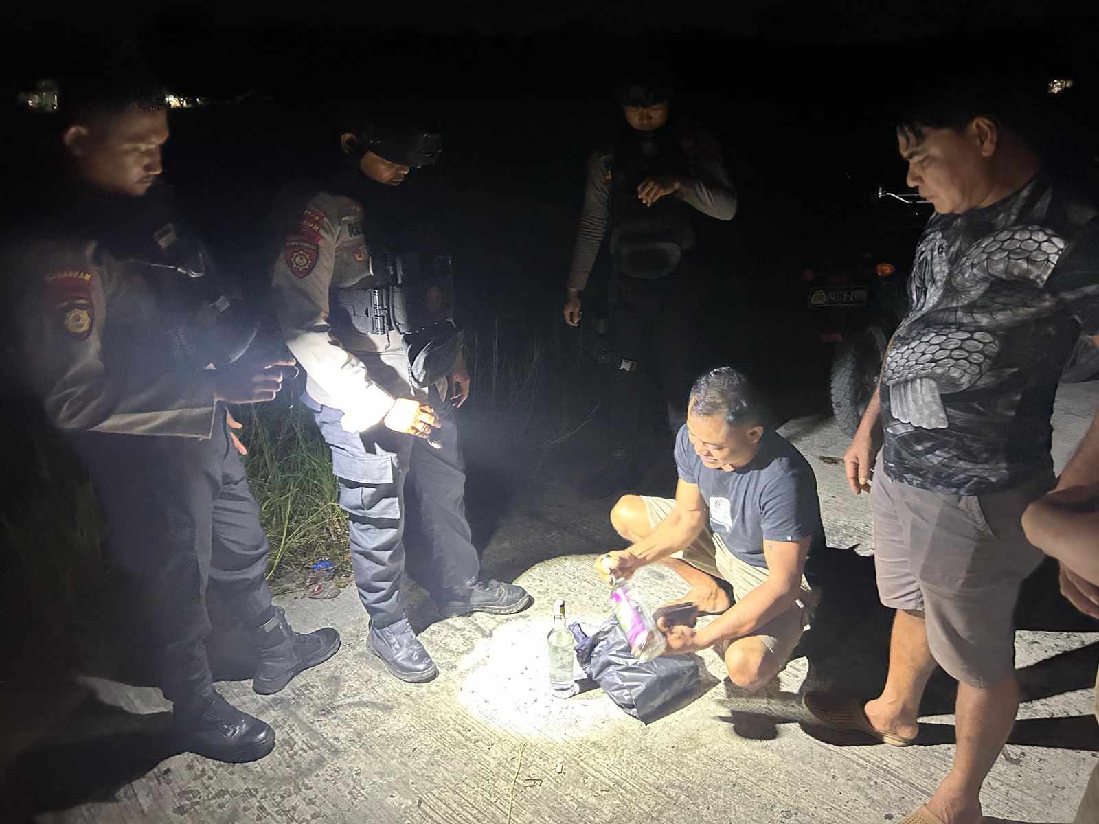 PATROLI : Tim  Direktorat Samapta Polda Kalteng melaksanakan patroli malam hari ke sejumlah lokasi rawan kejahatan. ISTIMEWA/RADAR PALANGKA