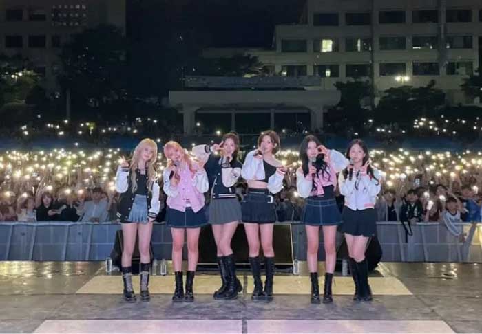 NMIXX tampil di Universitas Shinhan. (Allkpop)