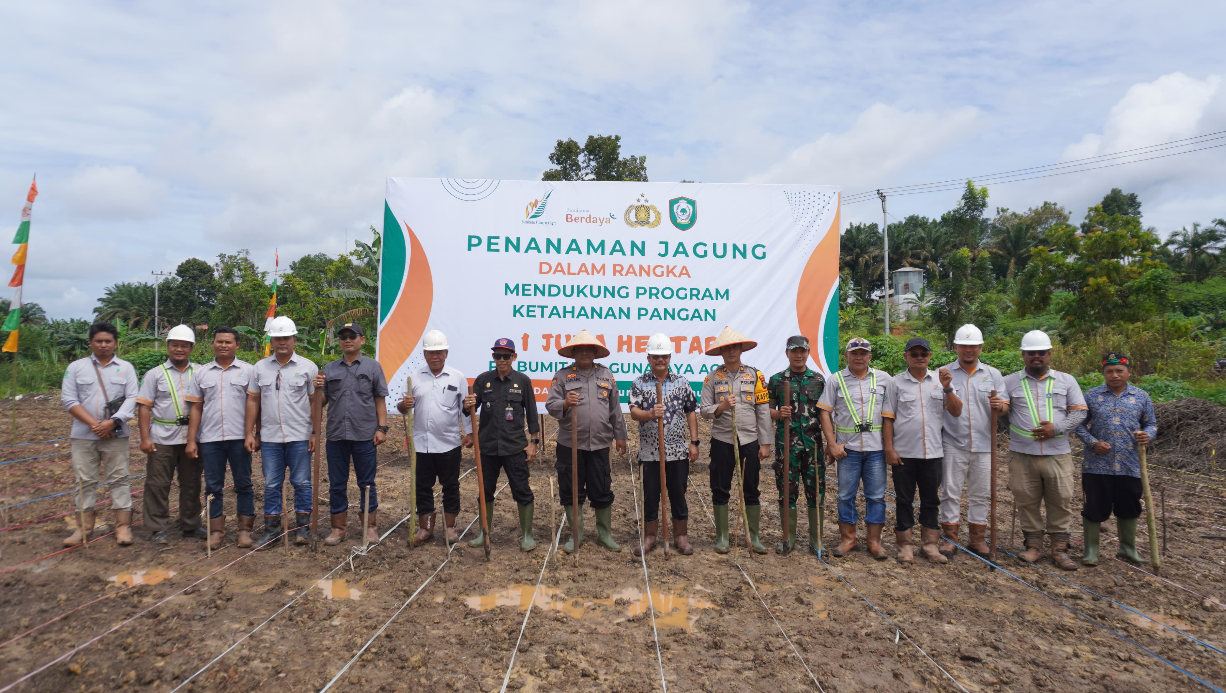 Penanaman Jagung perdana untuk mensukseskan program ketahanan pangan di BGA regional Pundu (31/1)