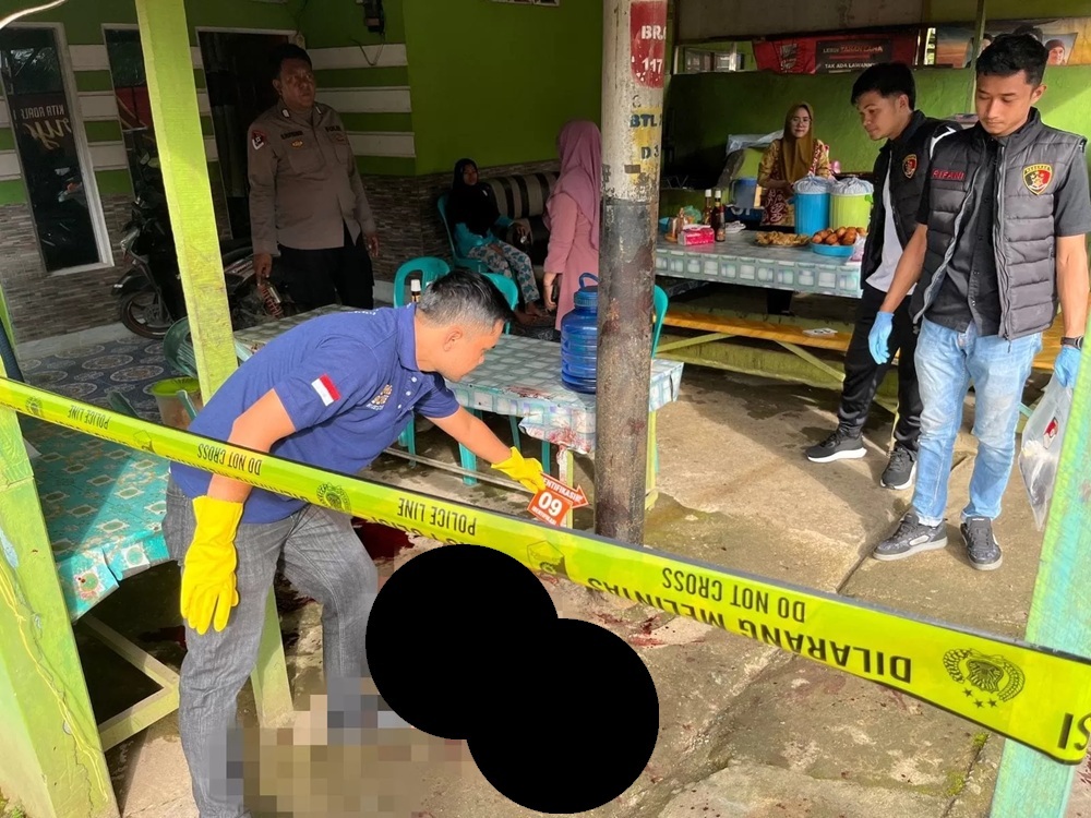 TKP: Kasus anak bunuh ayah tiri di Desa Gambah sedang ditangani Polres HST. (Humas Polres HST untuk Radar Banjarmasin)