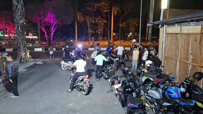 MERESAHKAN MASYARAKAT: Aksi puluhan remaja melakukan balap liar di jalanan harus berurusan dengan aparat Satlantas Polresta Palangka Raya, Minggu (2/2) dini hari.&nbsp;IST/RADAR SAMPIT