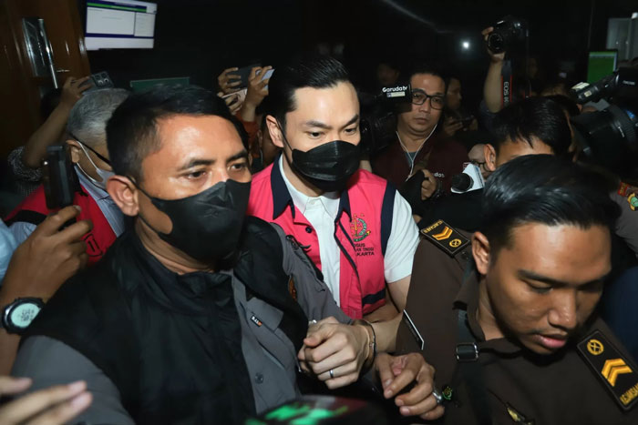 Terdakwa kasus dugaan korupsi tata niaga komoditas timah di wilayah Izin Usaha Pertambangan (IUP) PT Timah Tbk Harvey Moeis menjalani sidang. (Dery Ridwansah/ JawaPos.com)