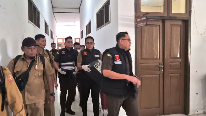 Penggeledahan di kantor Dinas Perikanan dan Ketahanan Pangan (DPKP) Kobar beberapa waktu lalu oleh Kejaksaan Negeri Kobar.