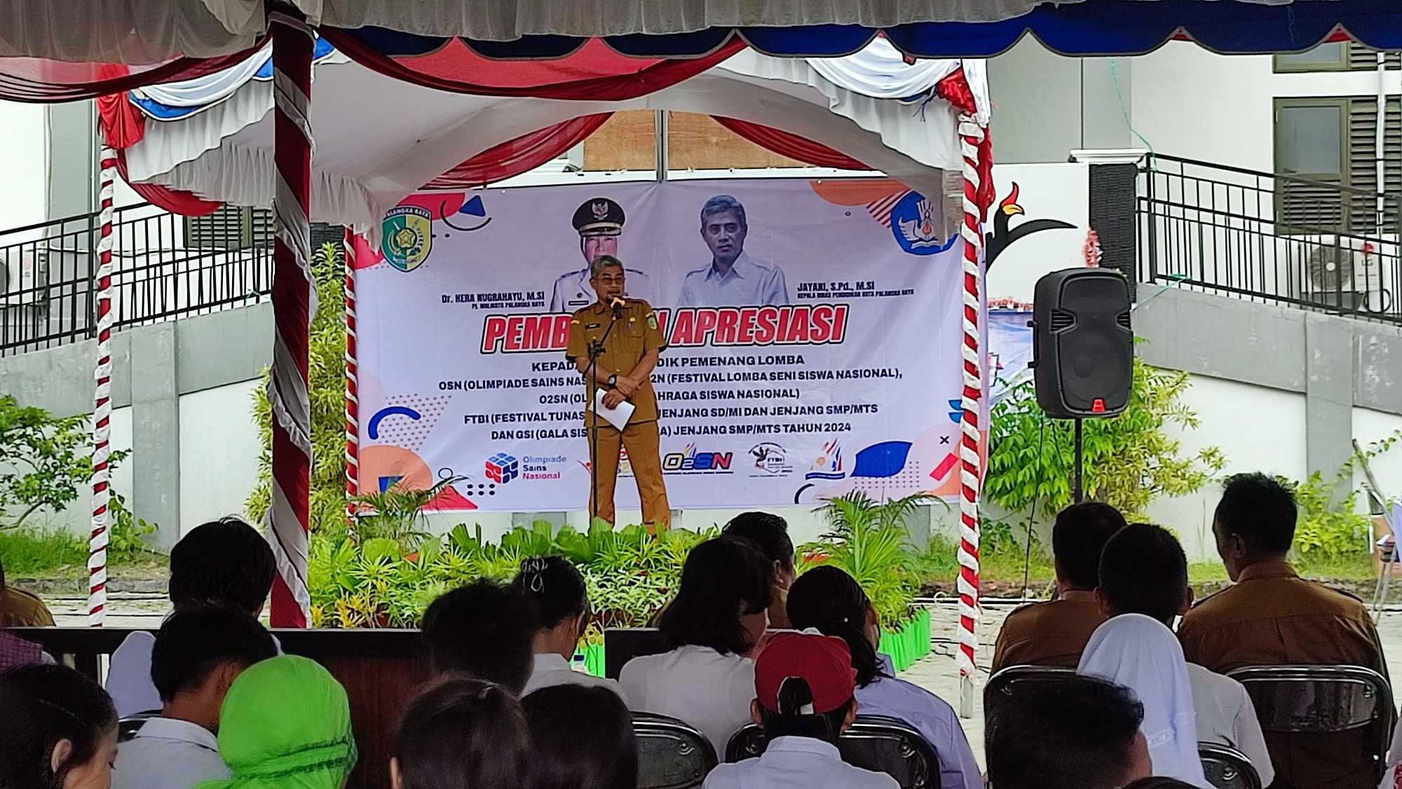 Kepala Dinas Pendidikan Kota Palangka Raya Jayani saat memberikan sambutan dalam salah satu kegiatan kedinasan, beberapa waktu lalu.