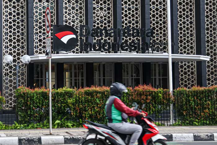KELOLA INVESTASI: Suasana di depan gedung Bank Badan Pengelola Investasi Danantara di Cikini, Jakarta, Senin, (25/2).