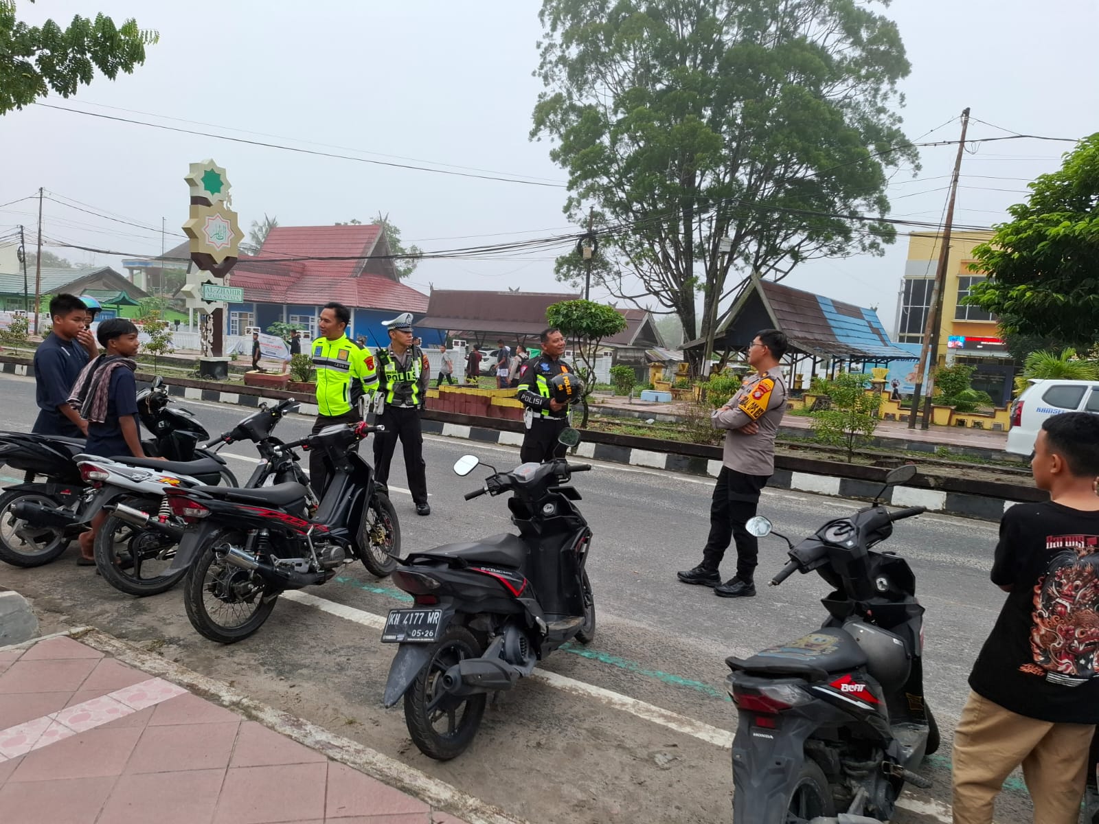 RAZIA: Polres Kobar amankan lima kendaraan bermotor yang diduga akan digunakan untuk balapan liar di Jalan Sutan Syahrir, Pangkalan Bun, Sabtu (1/3/2025) (Istimewa)