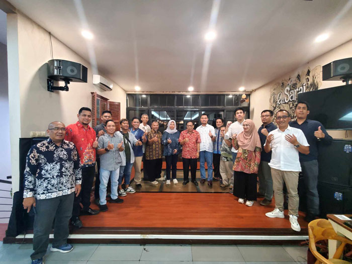 SINERGI: Persatuan Wartawan Indonesia (PWI) Kalteng dan PT Astra Agro Lestari Tbk menggelar silaturahmi serta buka puasa bersama.&nbsp;DODI/RADAR SAMPIT