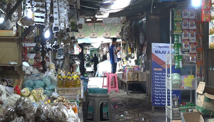 RAMAI: Suasana Pasar Indrasari Pangkalan Bun, belum lama ini.