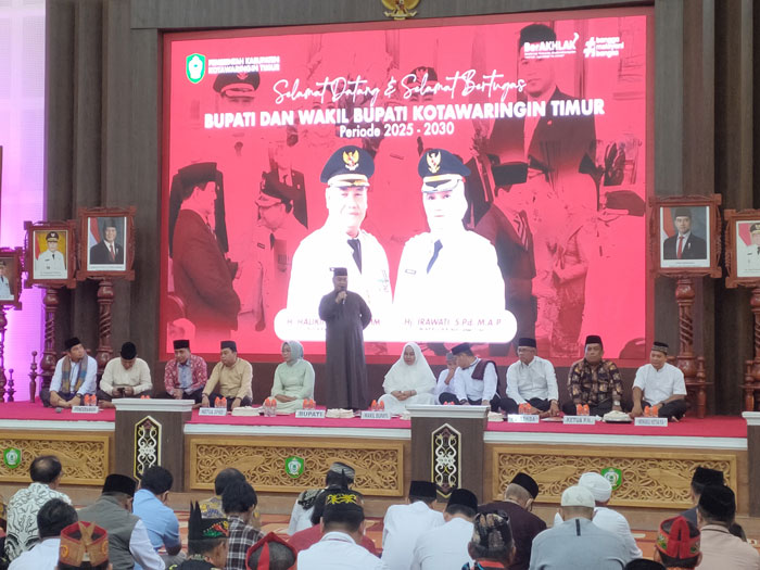 BERI SAMBUTAN: Acara penyambutan Bupati dan Wakil Bupati Kotim setelah dari kegiatan retret kepala daerah, yang dirangkai dengan buka puasa bersama di aula Rujab Bupati Kotim, Minggu (2/3).