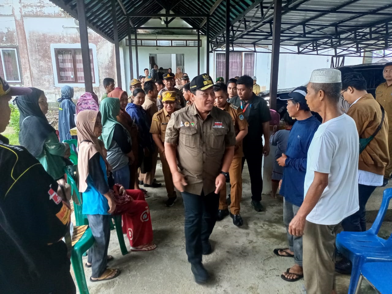 TEKAN INFLASI: Wakil Gubernur Kalteng Edy Pratowo saat hadir di kegiatan operasi pasar, beberapa waktu lalu.