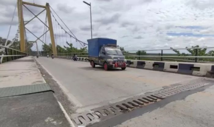 JEMBATAN BARITO: Rekaman video perbuatan mesum muda-mudi diduga terjadi di sekitar Jembatan Barito yang ada di Barito Kuala. (Foto: Maulana/Radar Banjarmasin)