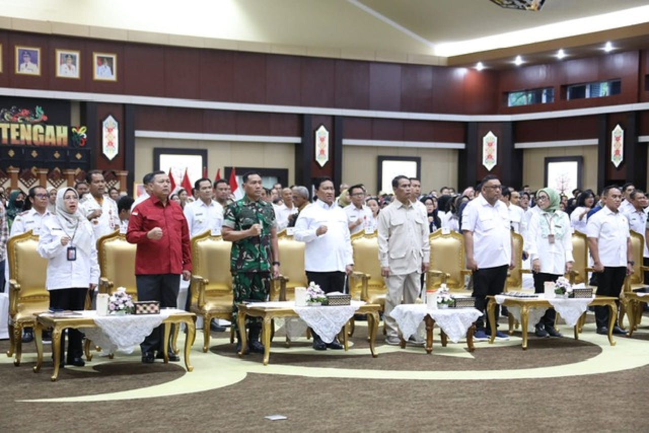 Jajaran Pemprov Kalteng melaksanakan rapat koordinasi bersama Menteri Pertanian, membehas pelaksanaan cetak sawah dalam program swasembada pangan.