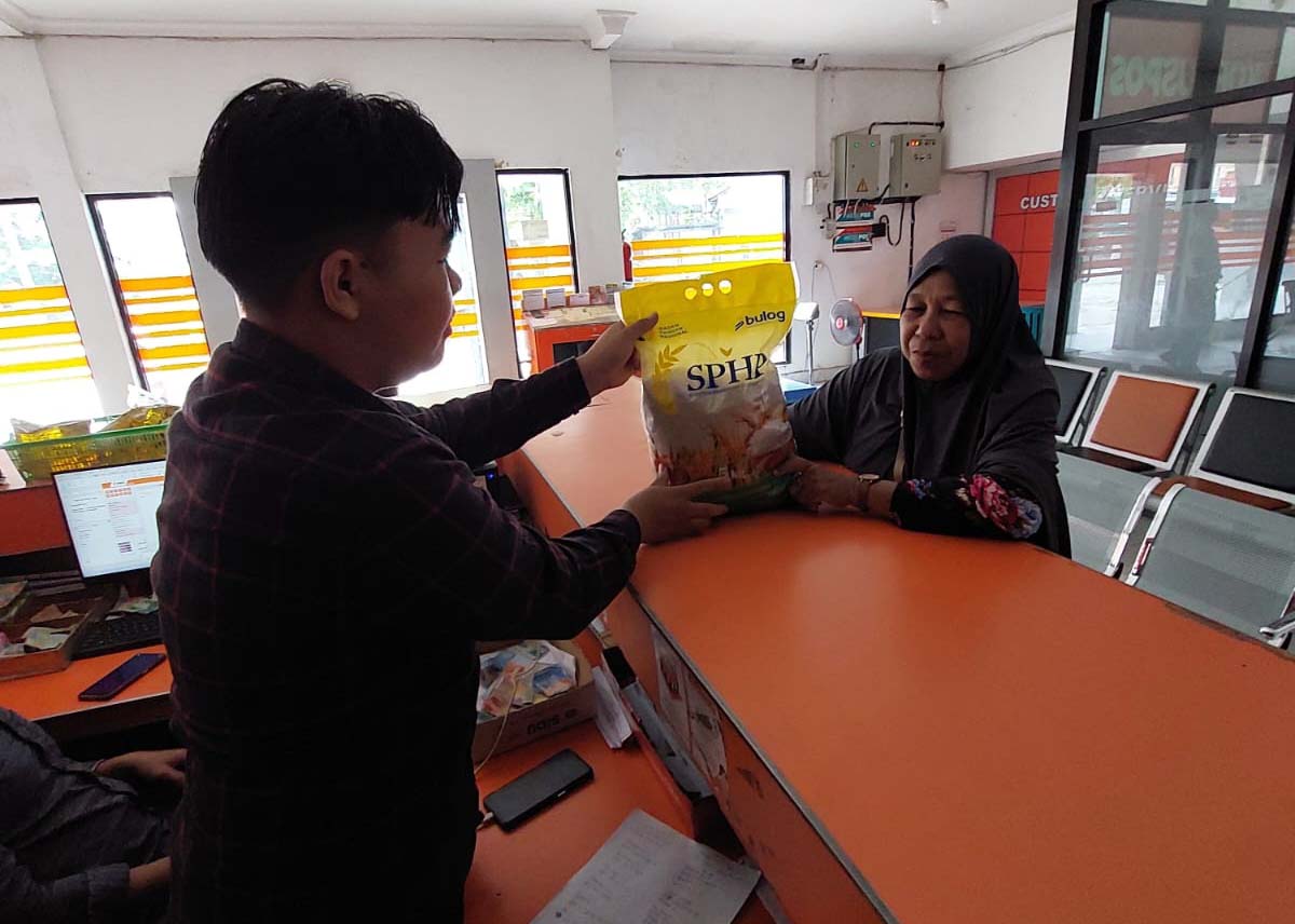 HARGA TERJANGKAU: Beras yang dijual dengan harga terjangkau.ISTIMEWA/RADAR SAMPIT