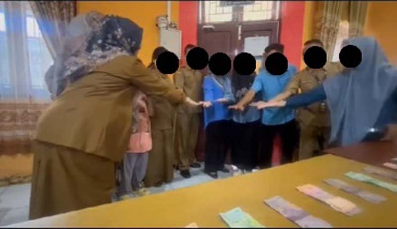 Potongan vide viral ASN Seruyan yang sedang bermain di dalam kantornya. (Istimewa)
