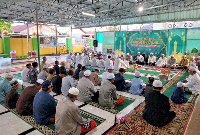 BUKBER: Kegiatan buka puasa bersama yang setiap hari disediakan oleh pengurus Masjid Syuhada.