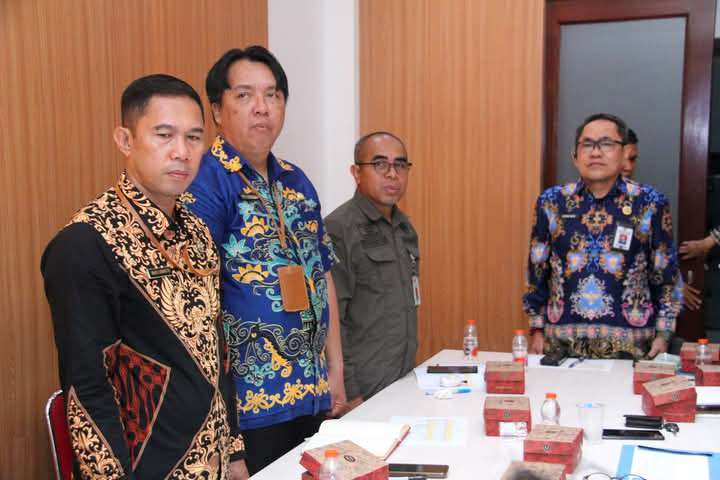 Peserta rapat koordinasi untuk mempersiapkan pasar penyeimbang untuk menekan biaya hidup masyarakat di Kabupaten Seruyan.