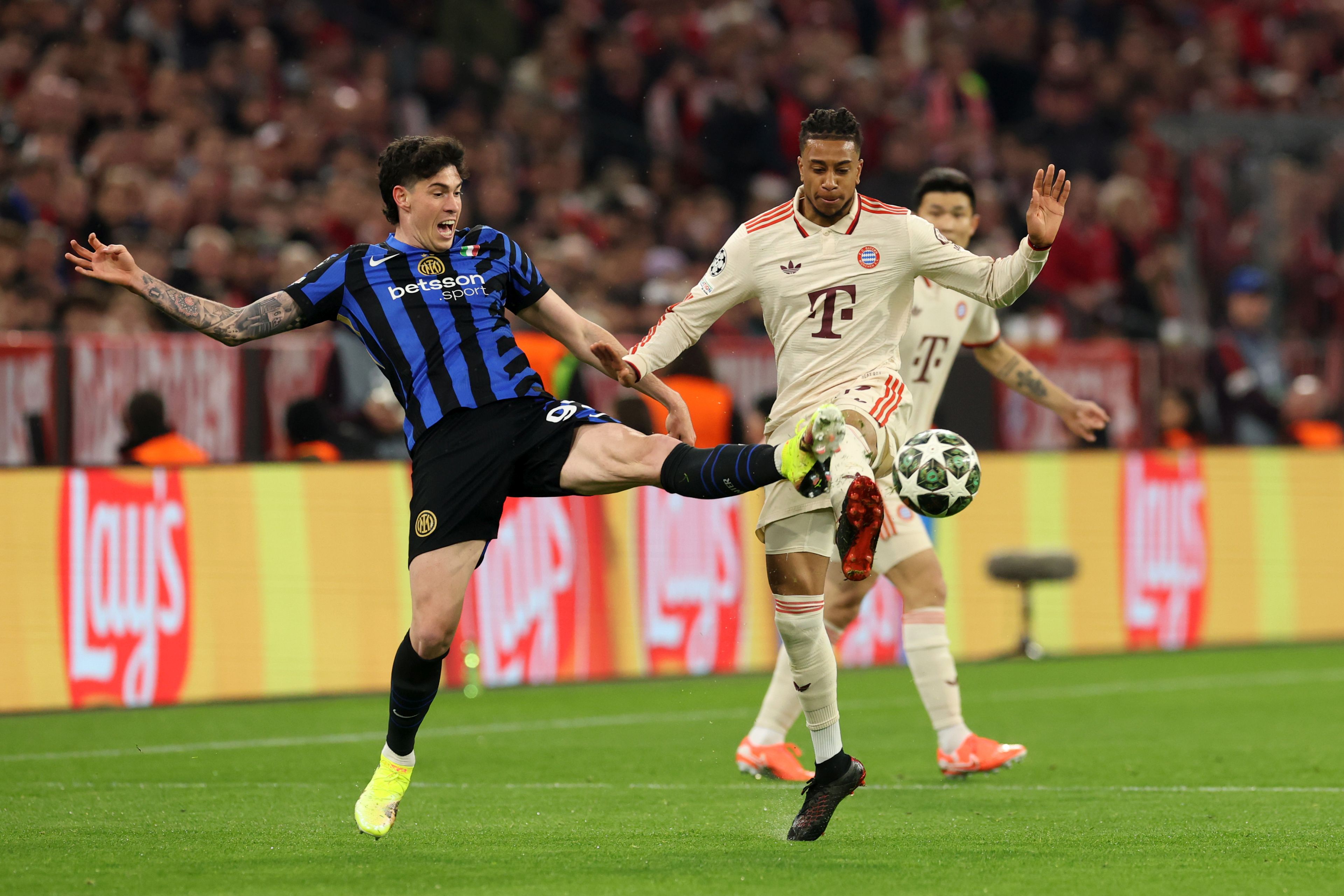 Pertemuan Leg 1 antara Bayern Munchen vs Inter Milan di babak perempat final Europa Champions League (UCL) 2024/2025.