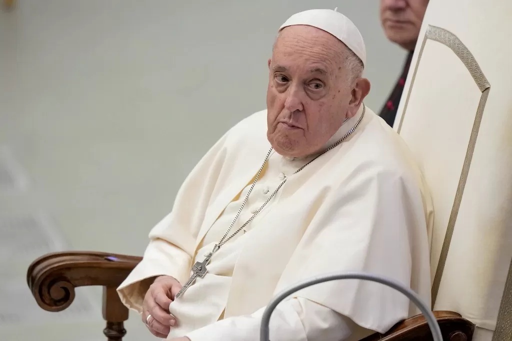 Paus Fransiskus, pemimpin Gereja Katolik, meninggal dunia pada 21 April 2025, setelah berjuang melawan komplikasi paru-paru. (AP)