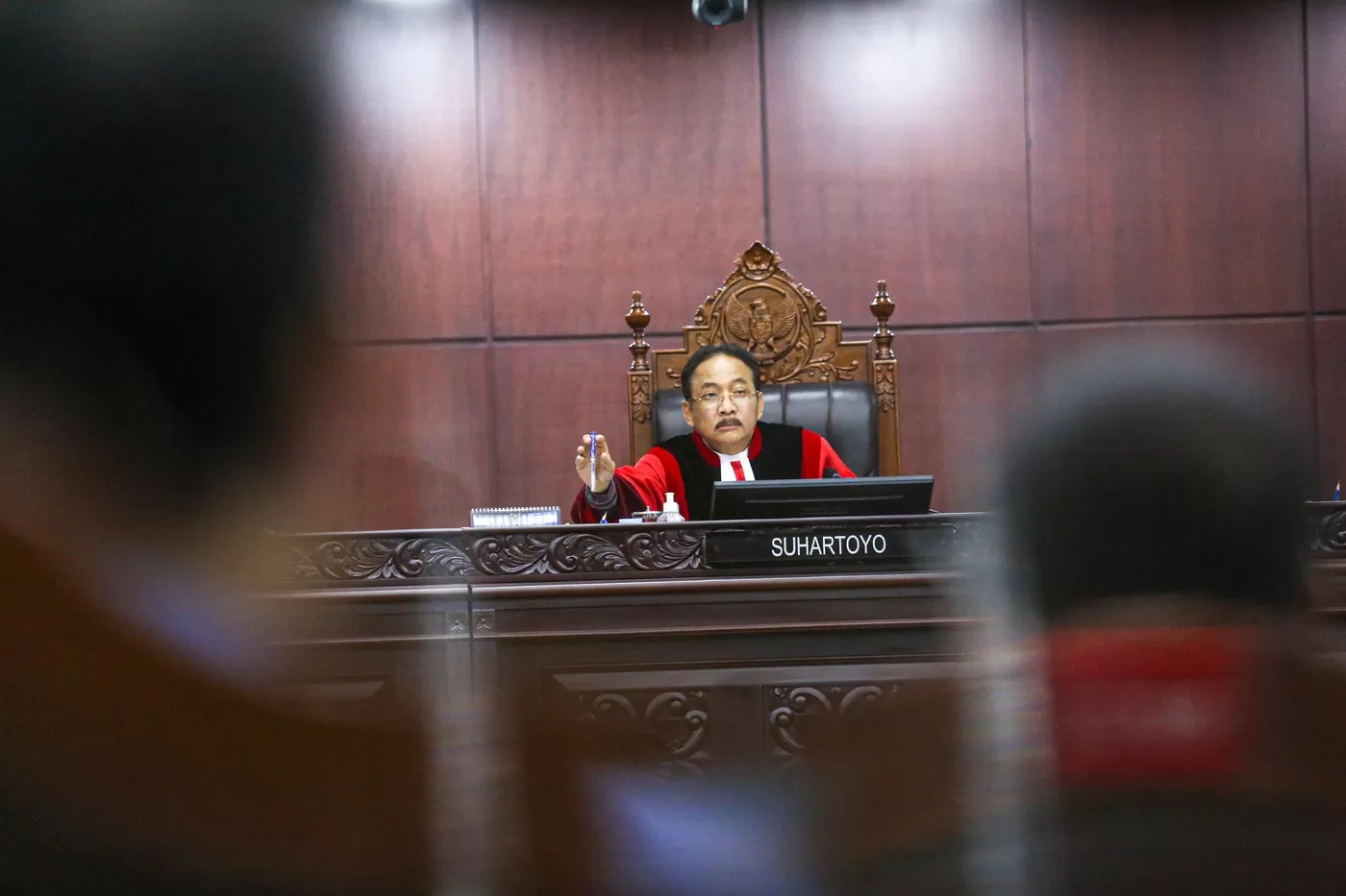 Ketua Mahkamah Konstitusi (MK) Suhartoyo (tengah) saat memimpin jalannya sidang (MIFTAHUL HAYAT/JAWA POS)