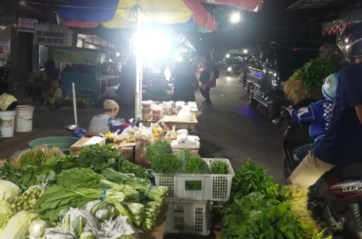 Pasar Induk Indra Sari Pangkalan Bun, Kelurahan Baru, Kecamatan Arut Selatan, Kabupaten Kotawaringin Barat, belum lama tadi.