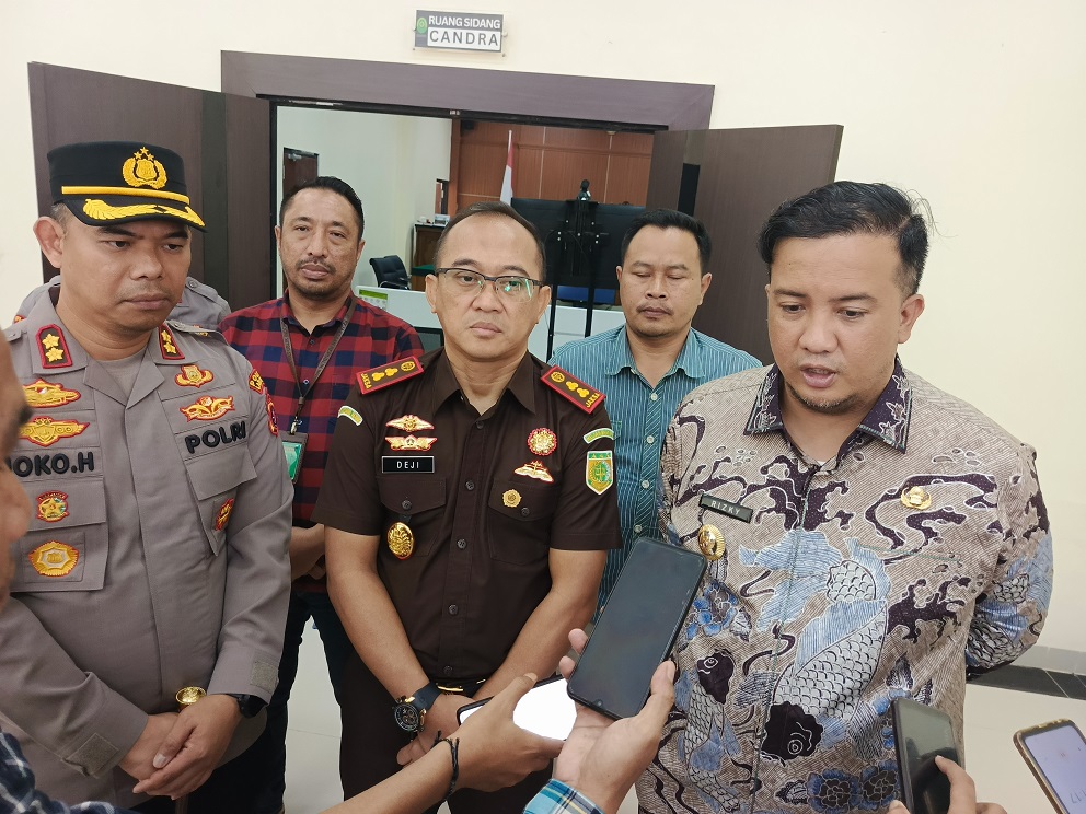 Bupati Lamandau Rizky Aditya Putra, bersama aparat hukum setempat, menyatakan komitmennya untuk turut memerangi peredaran narkoba.