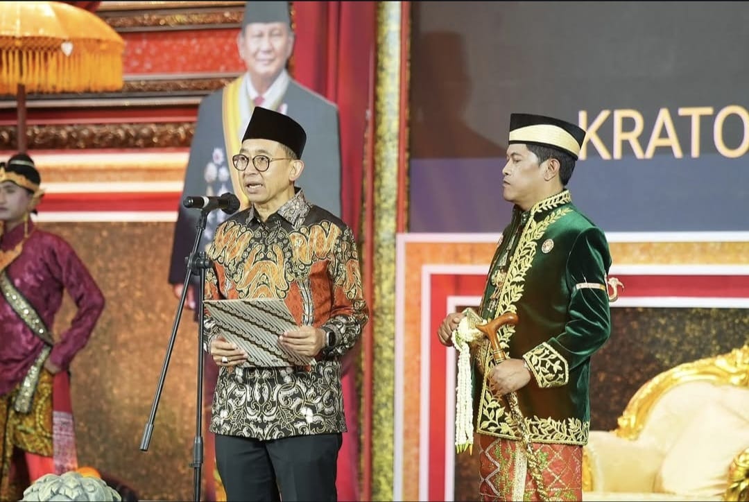 Menteri Kebudayaan RI, Fadli Zon menobatkan Pangeran Cevi Yusuf Isnendar sebagai Raja Pemangku Adat Kebudayaan Daerah Banjar Kalimantan tiga hari lalu (Instagram/@fadlizon)