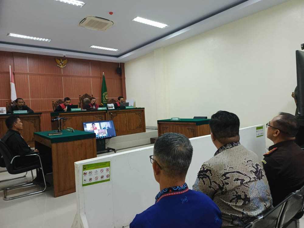 VONIS MATI: Suasana sidang pembacaan vonis terhadap Warso, terdakwa kurir sabu seberat 50,6 kg di PN Nanga Bulik, Kamis (8/5).RIA MEKAR ANGGREANY/RADAR SAMPIT&nbsp;