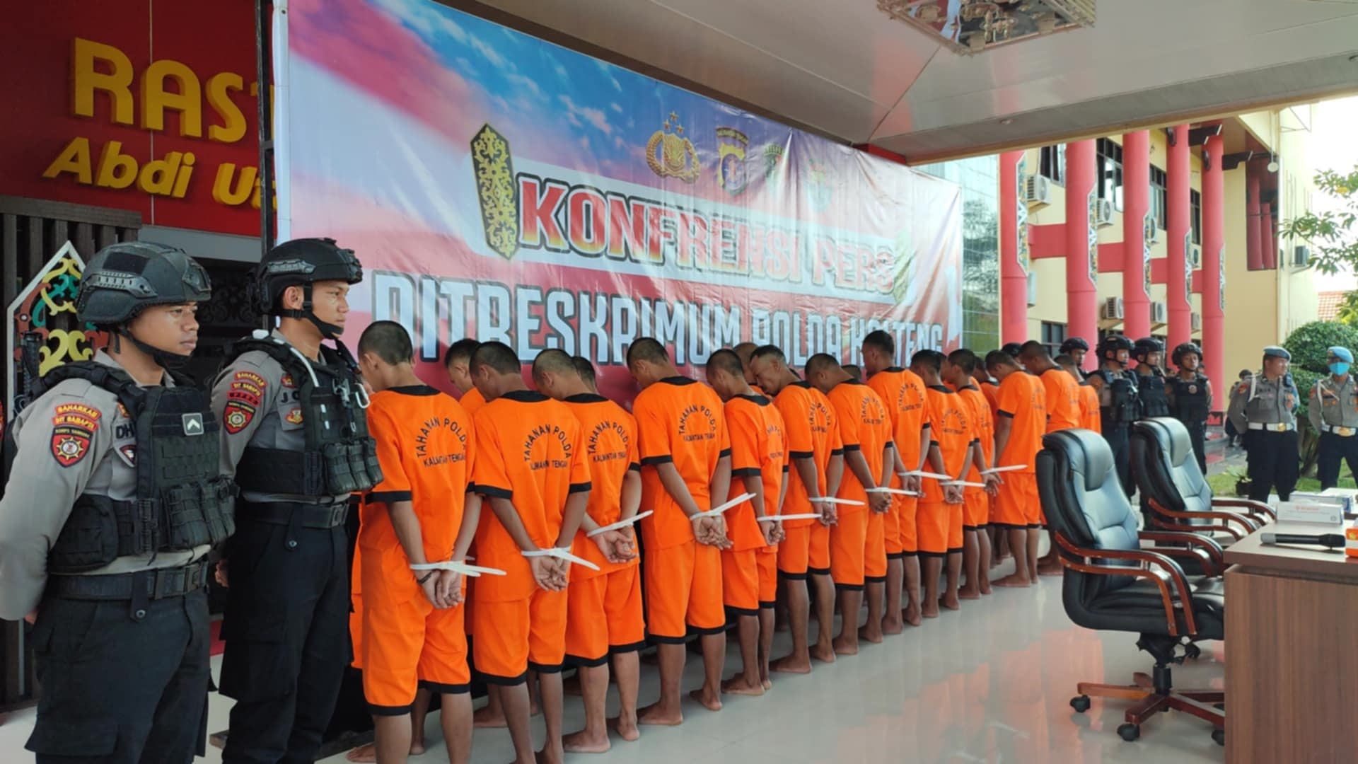 DIAMANKAN: Sebanyak 27&nbsp;orang ditetapkan sebagai tersangka dalam perkara penjarahan sawit perusahaan di Seruyan.DODI/RADAR SAMPIT