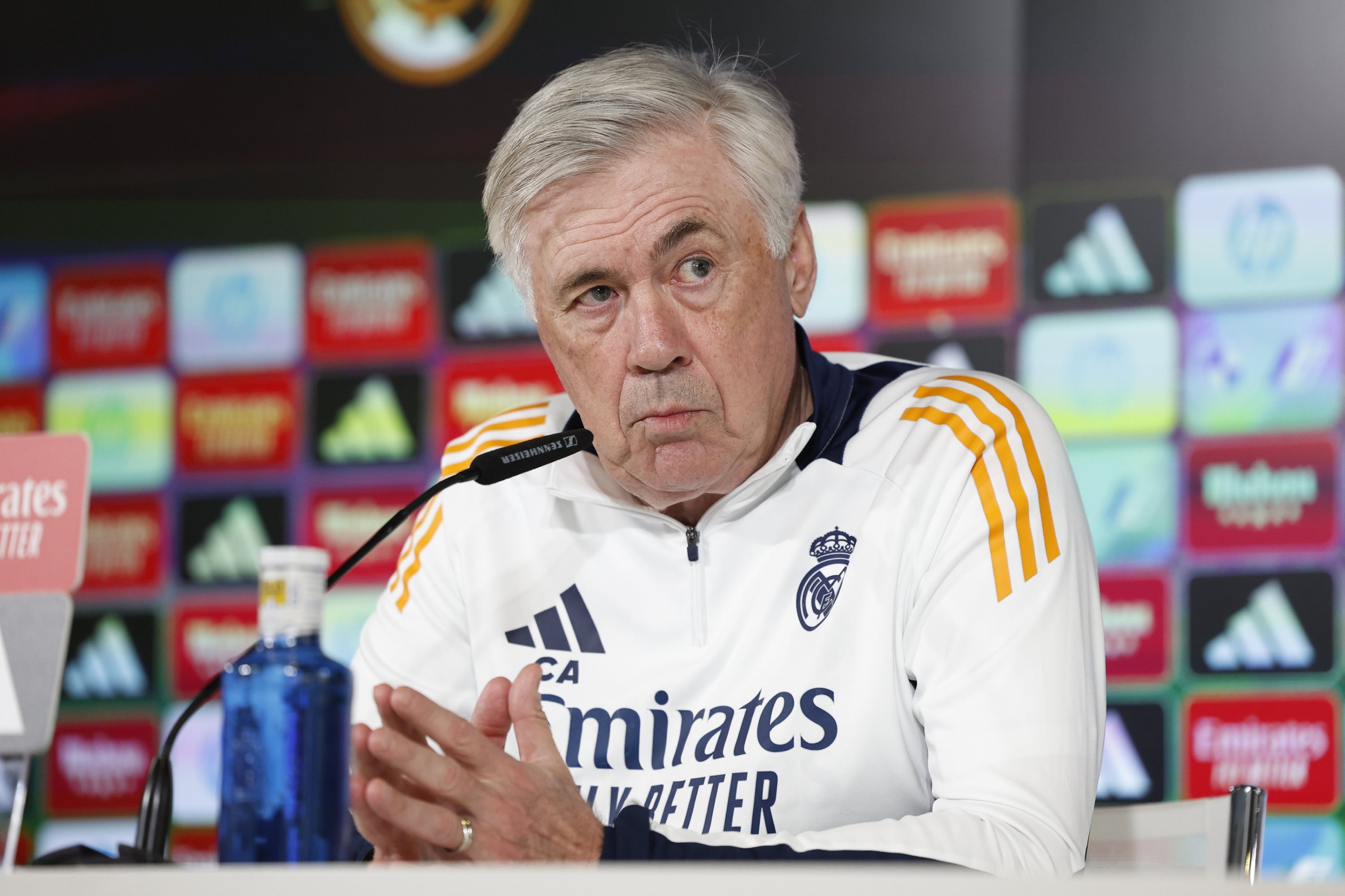 BAKAL PINDAH: Pelatih Real Madrid Carlo Ancelotti, dalam salah satu sesi jumpa pers.
