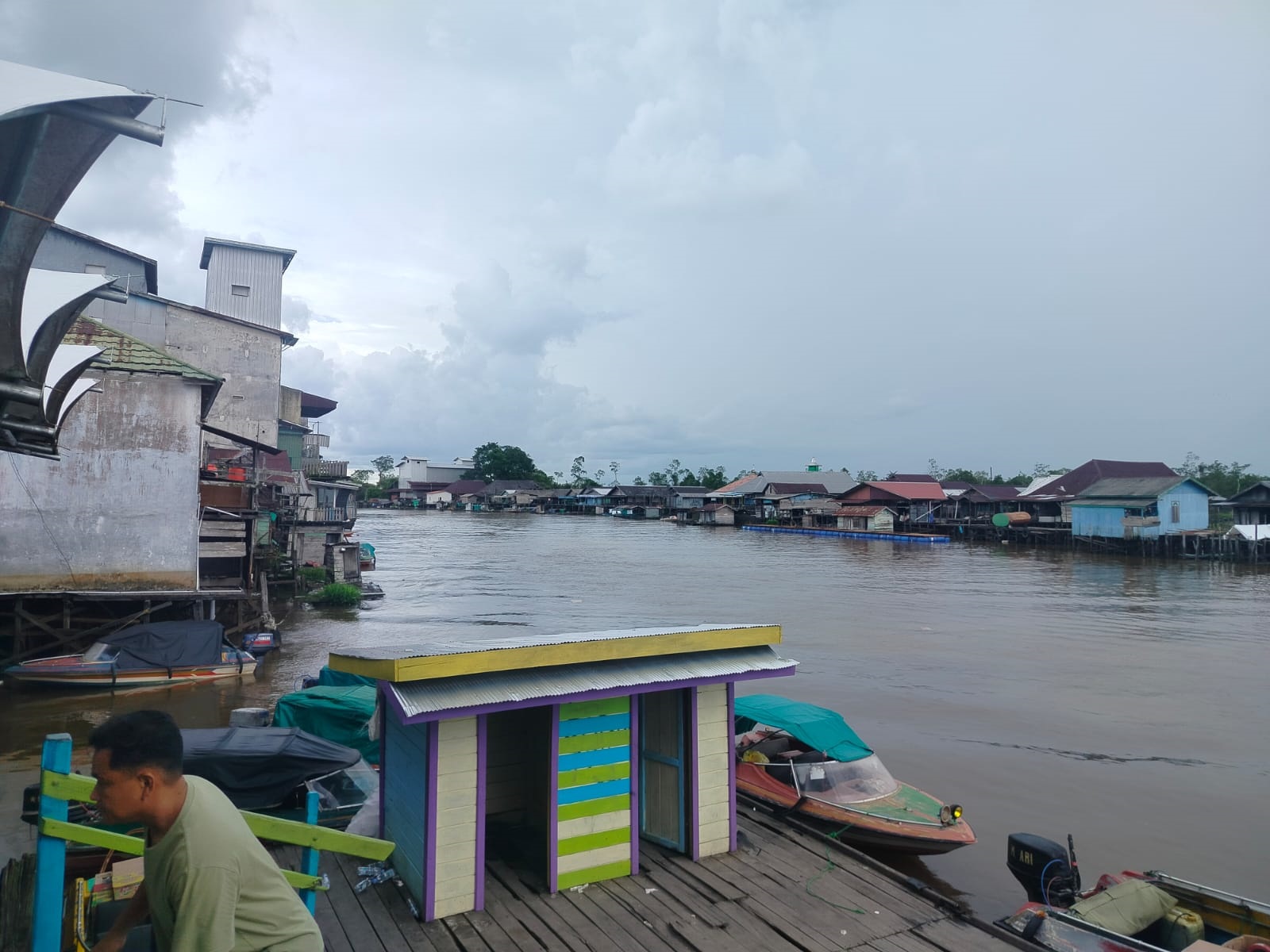 BATAS WILAYAH: Sungai Jelai menjadi pembatas antara Kabupaten Sukamara Kalteng dan Kabupaten Ketapang Kalbar.&nbsp;FAUZIANNUR/RADAR SAMPIT &nbsp;