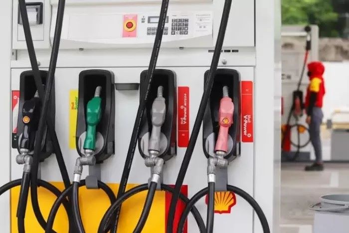 Ilustrasi BBM di SPBU Shell. (Dery Ridwansah/JawaPos.com)